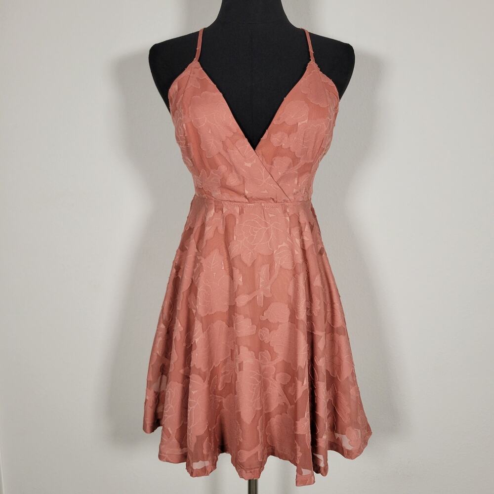 Lulus NWT Pink Floral Jacquard Mini Dress Size Small Romantic Skater Dress